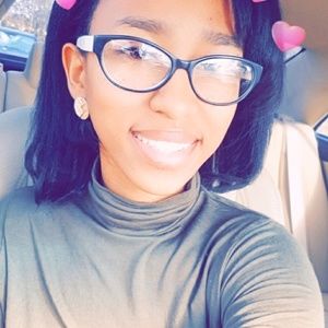 Meet your Posher, Bonita